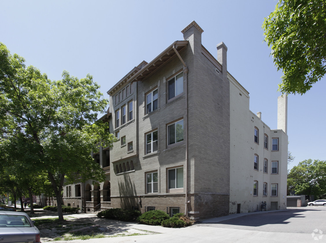 Building Photo - Hilltop Apartments