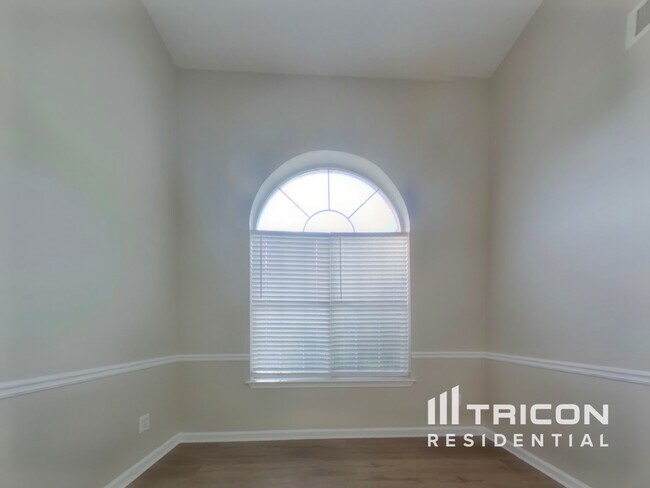 Building Photo - 1260 Wilkes Crest Dr NE