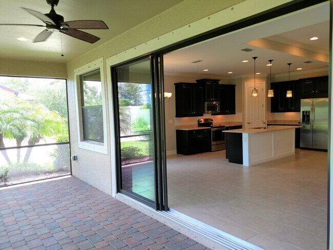 Foto del edificio - Unfurnished Annual Rental - Lovely 3 Bedroom Home in Calusa Park. Nicely upgraded and Pet Friendly