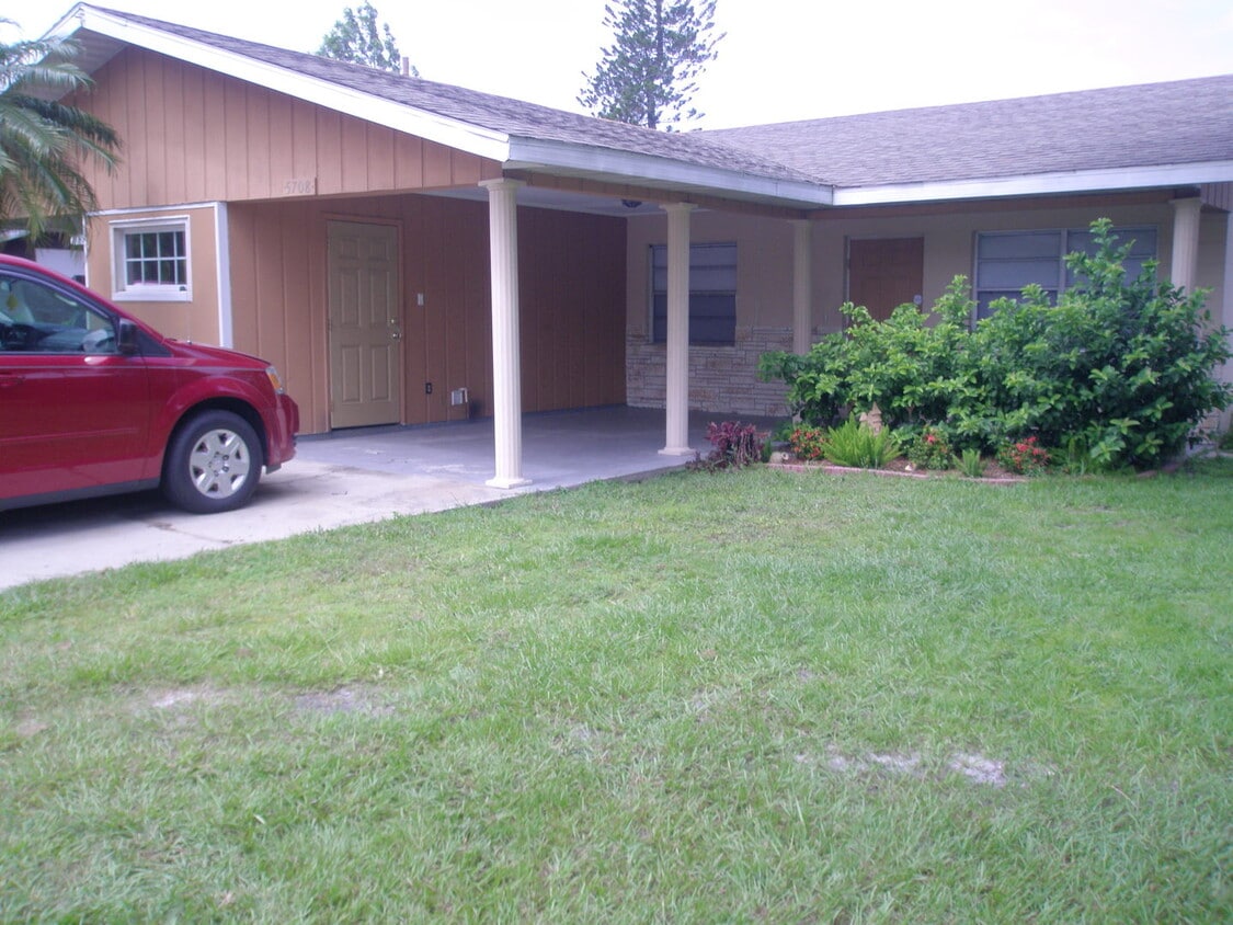 Primary Photo - Newly renovated 2 bedroom duplex in Braden...