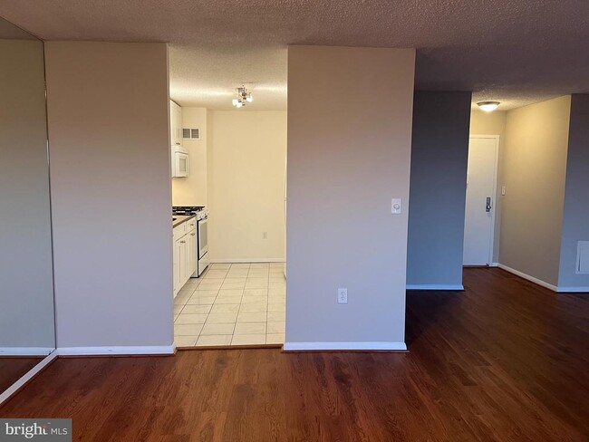 Foto del edificio - 1225 Martha Custis Dr