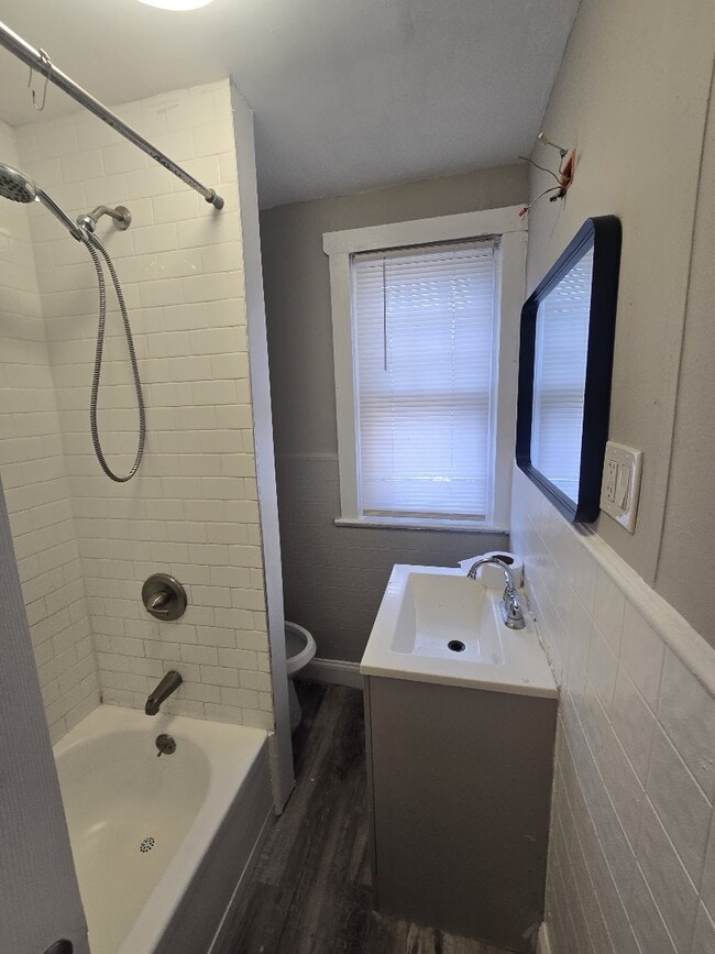 Building Photo - 1141 Magnolia Ave