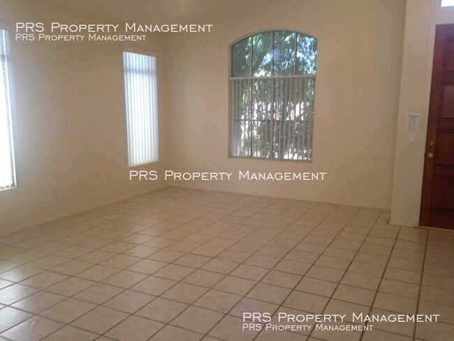 Building Photo - 3400 W Del Rio St