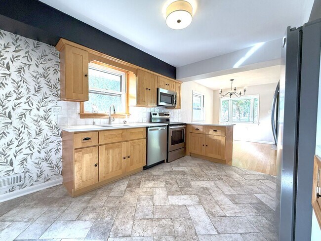 Foto del edificio - Gorgeous 3-bedroom single family home - Av...