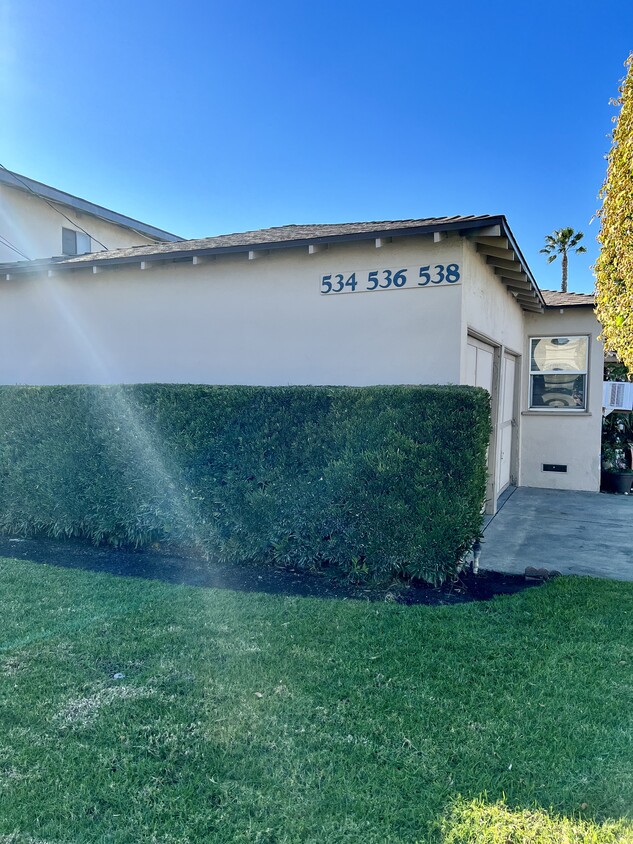 536 N Batavia - 534 N Batavia St