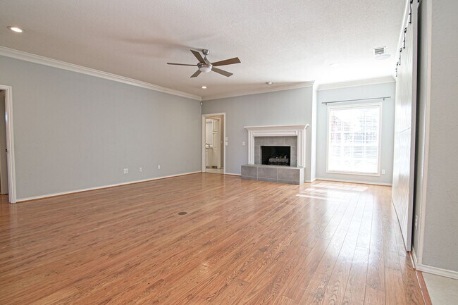 Building Photo - 4601 Cherrywood Dr