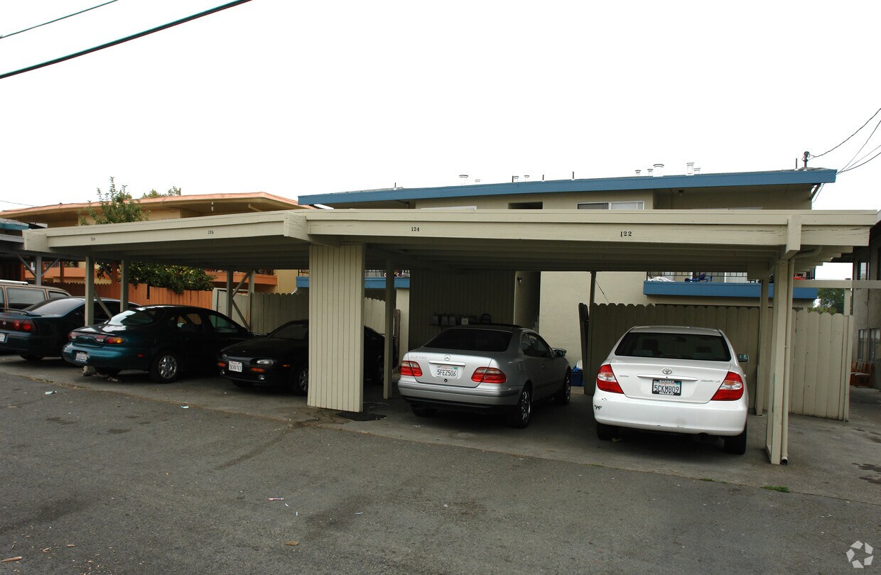 Building Photo - 122-128 Westwood St
