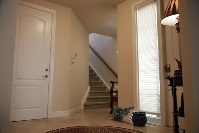 Building Photo - 5610 NE Trieste Way