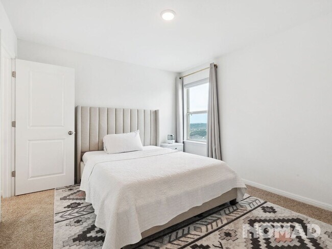 Foto del edificio - 4 Bedroom Gorgeous Single Family Home in L...