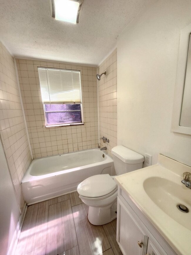 Building Photo - 3017 Donley St