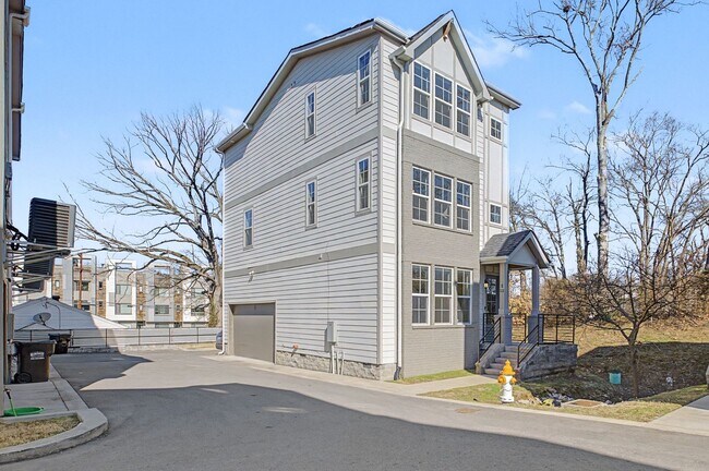 Building Photo - Modern West Nashville Gem