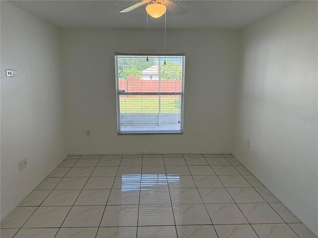 Building Photo - 2135 Jessa Dr