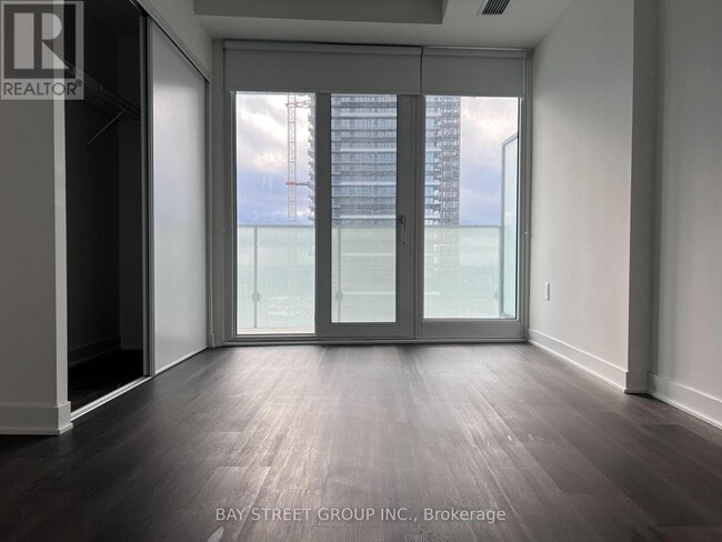 Photo du bâtiment - 3900 Confederation Pkwy