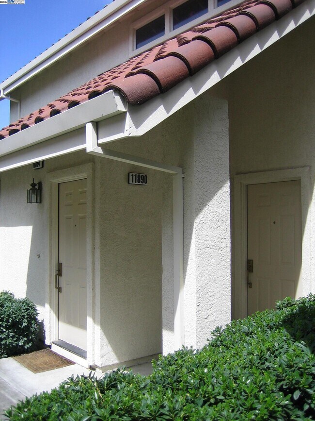 Building Photo - 11890 Flanagan Ct