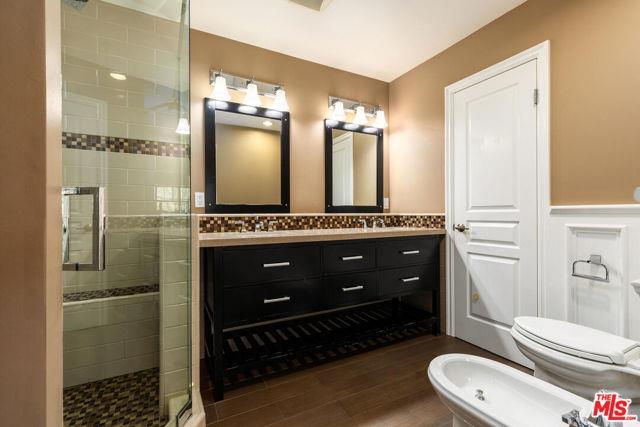 Foto principal - 10754 Flaxton St