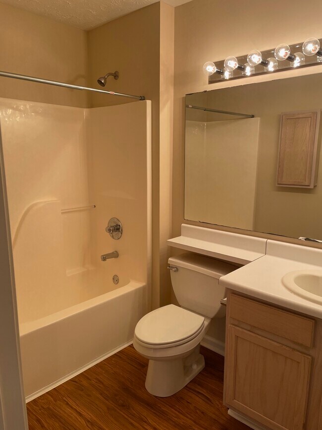 Foto del edificio - 11032 Central Ave