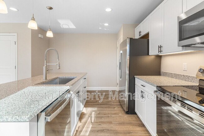 Foto del edificio - 90 Moody Ave