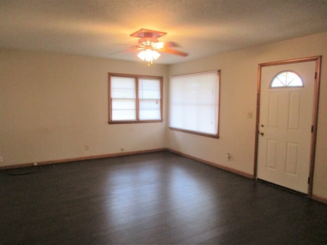 Building Photo - Clean, Updated & Ready for You!!!