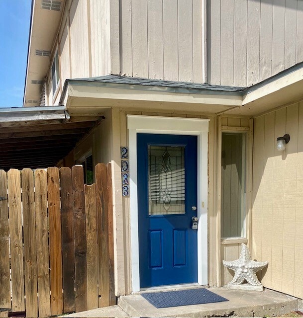 Foto del edificio - 2033 Hidden Lake