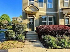 Building Photo - 525 Grove Field Ct NW