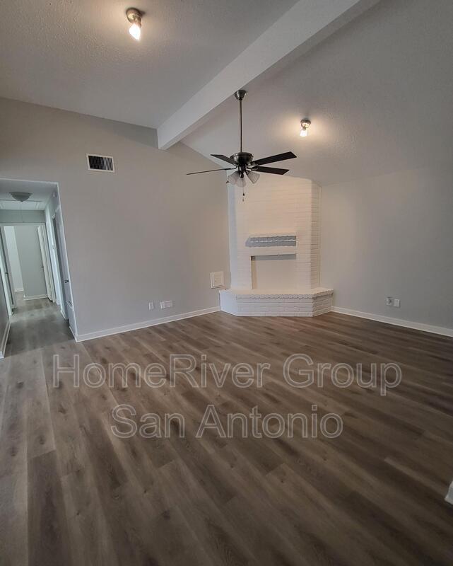 Building Photo - 11366 Olney Springs Dr