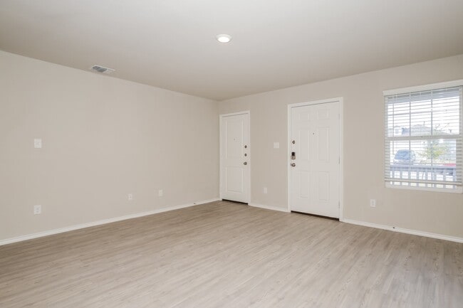 Building Photo - 5734 Leon Pl