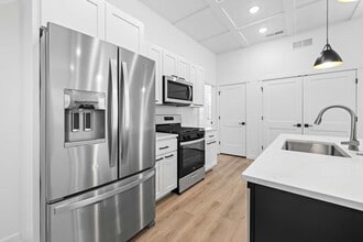 Building Photo - 4203 Hill Ln