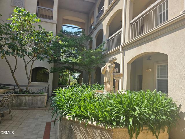 Building Photo - 2930 Fairway Ave