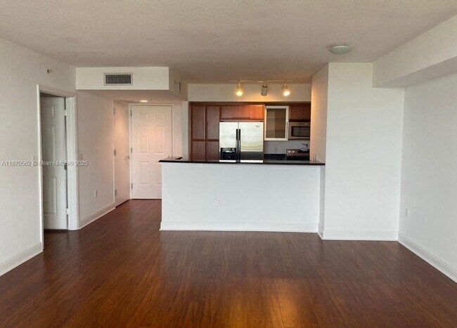 Foto del edificio - 3232 SW 22nd Terrace