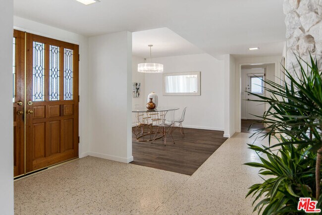 Foto del edificio - 6728 Shenandoah Ave