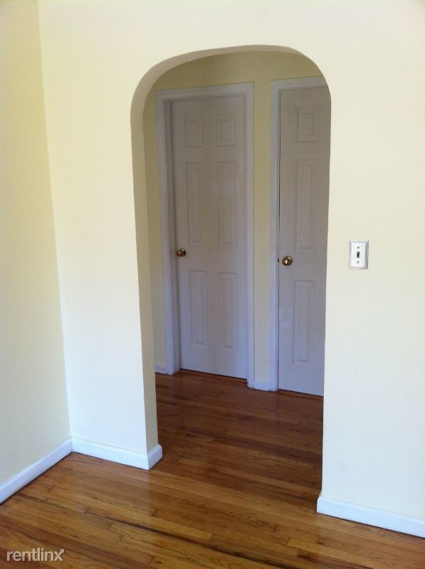Building Photo - 1 br, 1 bath Apartment - 5 Waywood Pl