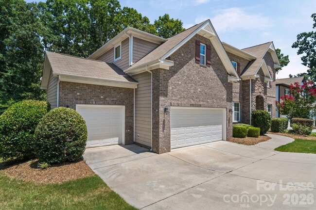 Building Photo - 1912 Madeira Cir