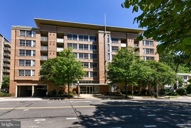 Building Photo - 355 I St SW