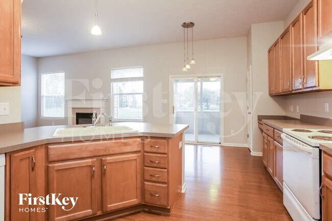 Foto del edificio - 6565 Hunters Ridge S