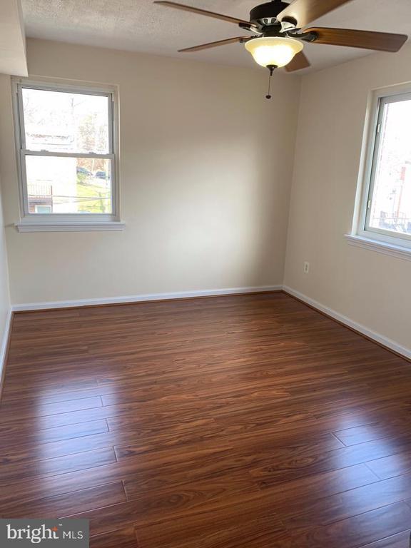 Foto del edificio - 126 Webster St NE