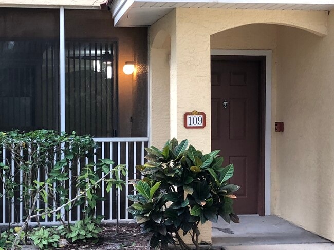 Foto del edificio - 12106 Poppy Field Ln