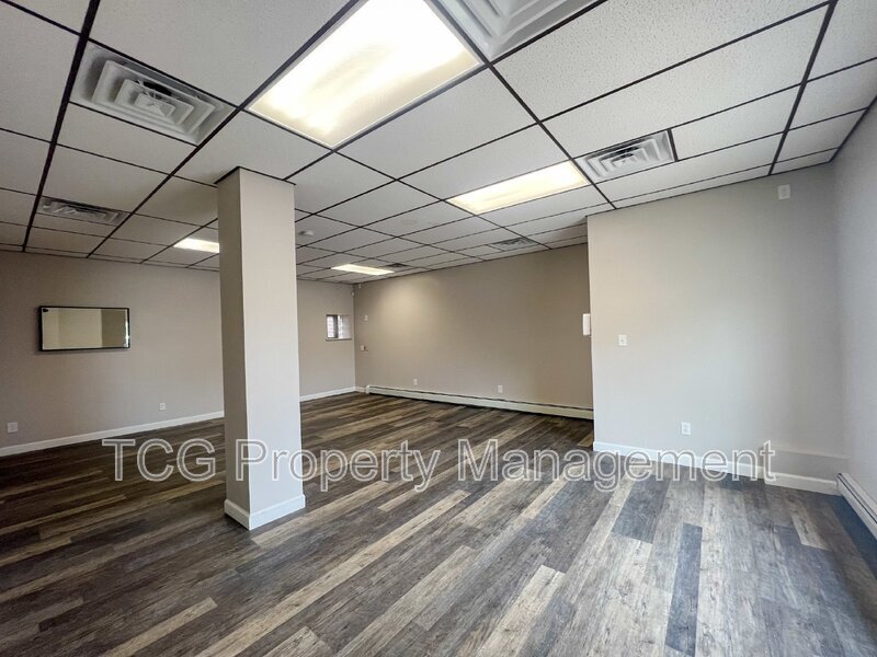 Building Photo - 141 E Walnut St