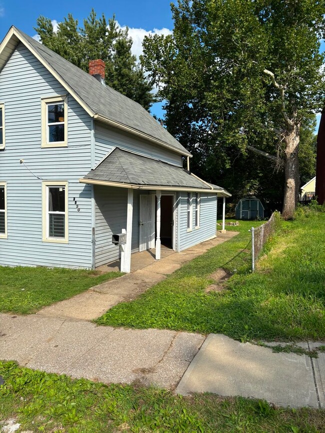 Building Photo - 3539 W 58th St