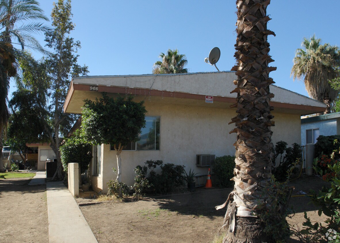 Primary Photo - 966 W 5th St