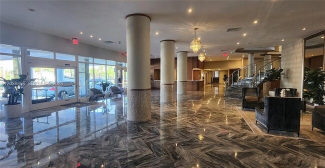 Foto del edificio - 5401 Collins Ave