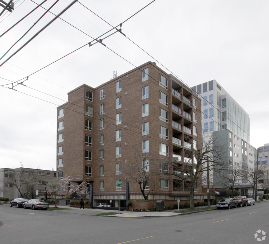 Primary Photo - Americana Apartments