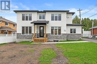 Building Photo - 636 Mutual St