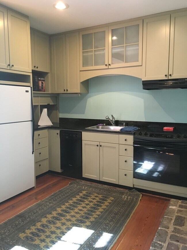 Foto del edificio - 1 br, 1 bath House - 17.5 Wentworth Street