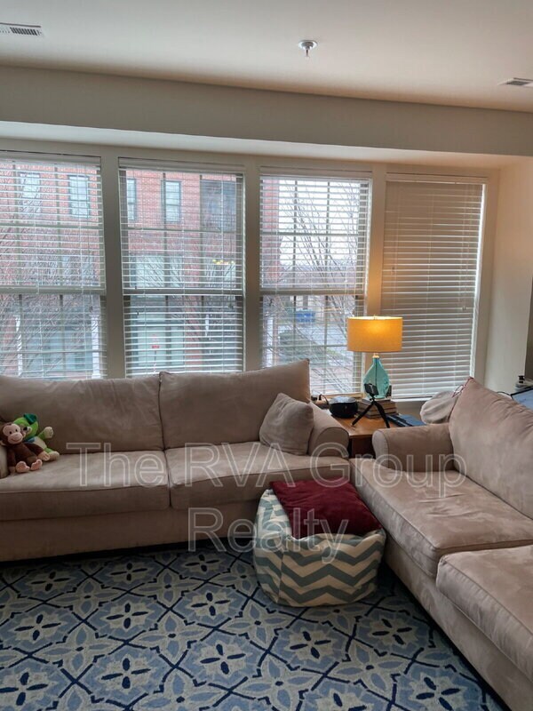 Foto del edificio - 4941 Old Main St