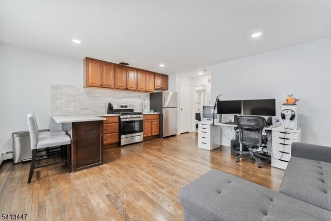 Foto del edificio - 104 N Beverwyck Rd