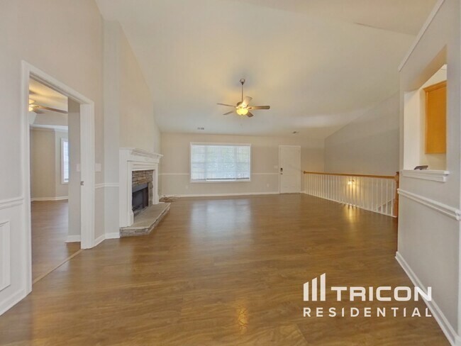 Foto del edificio - 119 Creekwood Dr