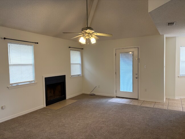 Building Photo - 90 Maison Dr