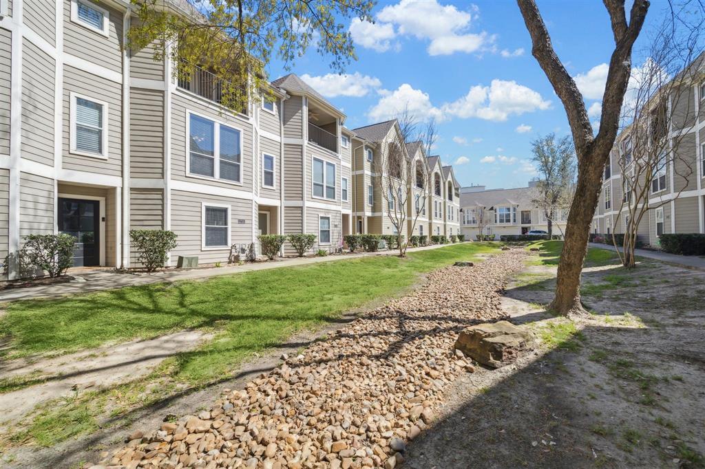 Foto principal - 1730 Bevis St