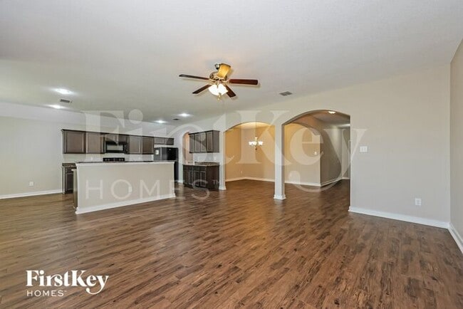 Building Photo - 708 Woodcrest Dr