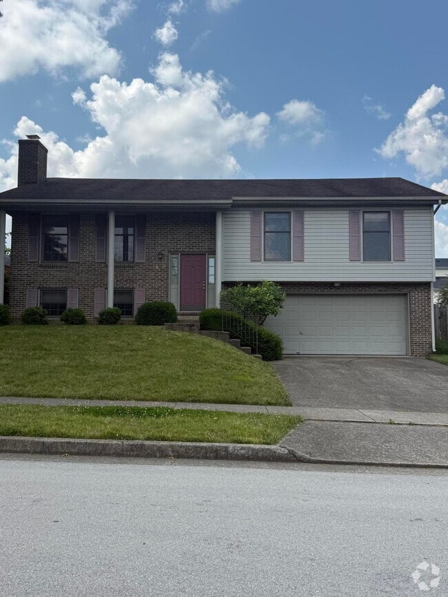 Building Photo - 464 Stone Creek Dr